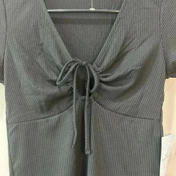 Rebellious Dreamer Juniors Black Rib V-Neck Shirt Size S - Picture 4 of 9